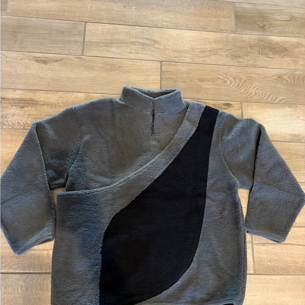 BeeLaunch Fleece Sweater with Kangaroo pouch pet carriers Dark Gray size Large - Picture 3 of 7